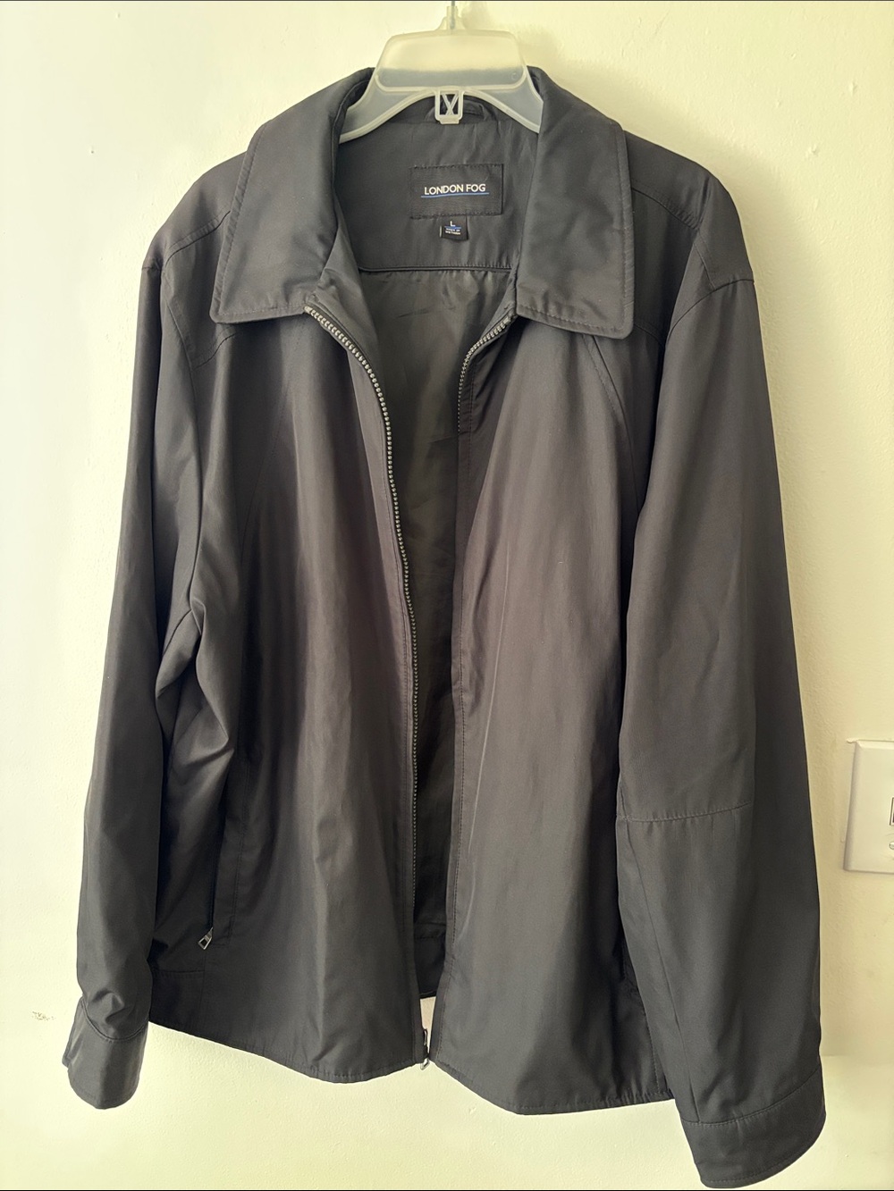 London Fog Men’s Black Lightweight Zip Up Windbreaker Jacket Large